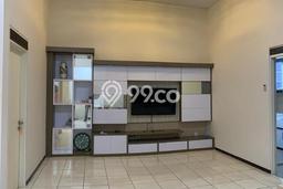 Disewakan! Rumah 3 Kamar Tidur &
2 Kamar Mandi di Kota Baru Parahyangan, Bandung Disewakan! Rumah 3 Kamar Tidur &
2 Kamar Mandi di Kota Baru Parahyangan, Bandung