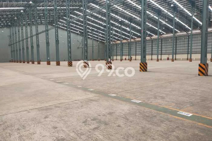 Gudang disewakan di Cakung Jakarta Timur dengan luas bangunan 10560m2 Gudang disewakan di Cakung Jakarta Timur dengan luas bangunan 10560m2