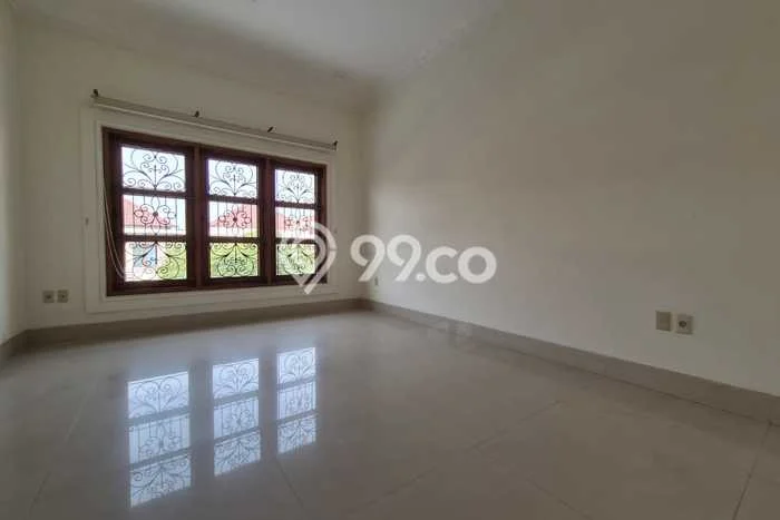 Dijual Rumah Mewah Elegan Dengan View Eksklusif di Puri Indah, Jakarta Barat Dijual Rumah Mewah Elegan Dengan View Eksklusif di Puri Indah, Jakarta Barat