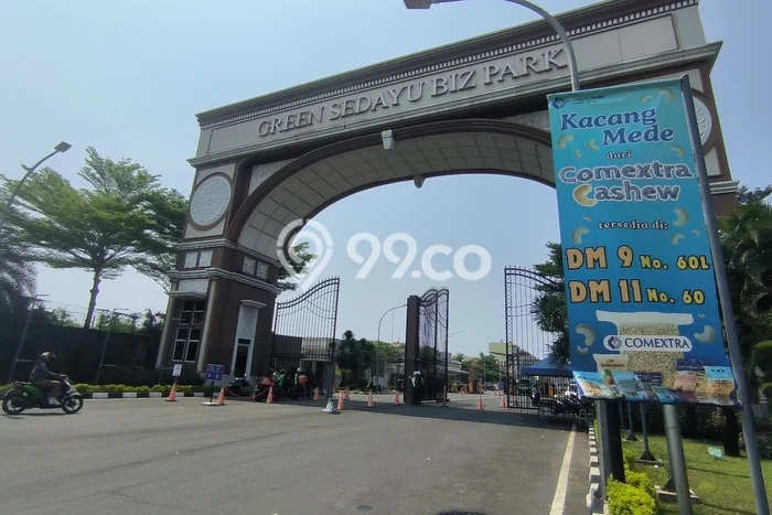 Unit Komersial Disewakan di Jakarta Barat Area Strategis Harga Kompetitif Unit Komersial Disewakan di Jakarta Barat Area Strategis Harga Kompetitif