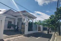 Rumah Elit Modern Tanpa Renovasi di Lebak Bulus Jakarta Selatan Rumah Elit Modern Tanpa Renovasi di Lebak Bulus Jakarta Selatan