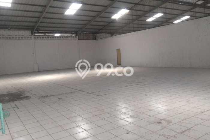 Disewakan Gudang di Kawasan Ramai Moch Toha Luas 3500m2 Disewakan Gudang di Kawasan Ramai Moch Toha Luas 3500m2