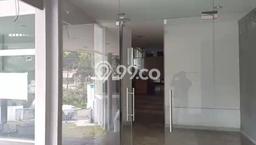 Sewa Rumah Strategis LT 780m2 / LB 1500m2 di Setra Sari, Bandung Sewa Rumah Strategis LT 780m2 / LB 1500m2 di Setra Sari, Bandung