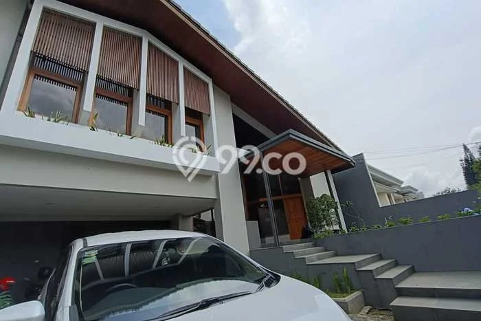 Sewa Rumah Harga Terjangkau di Setiabudi Bandung Punya 5 Kamar Tidur Sewa Rumah Harga Terjangkau di Setiabudi Bandung Punya 5 Kamar Tidur