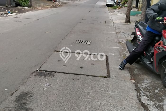 Rumah Luas Asri 2 KT Siap Huni di Petemon Surabaya Rumah Luas Asri 2 KT Siap Huni di Petemon Surabaya