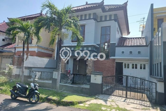 Rumah Eksklusif Siap Huni LT 168m2 di Rungkut, Surabaya Rumah Eksklusif Siap Huni LT 168m2 di Rungkut, Surabaya