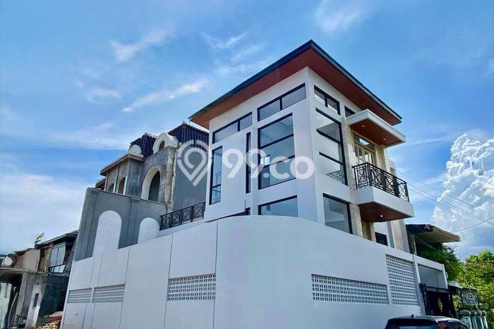 Jual Rumah Bagus Siap Huni LB 250m2 di Waru, Sidoarjo Jual Rumah Bagus Siap Huni LB 250m2 di Waru, Sidoarjo