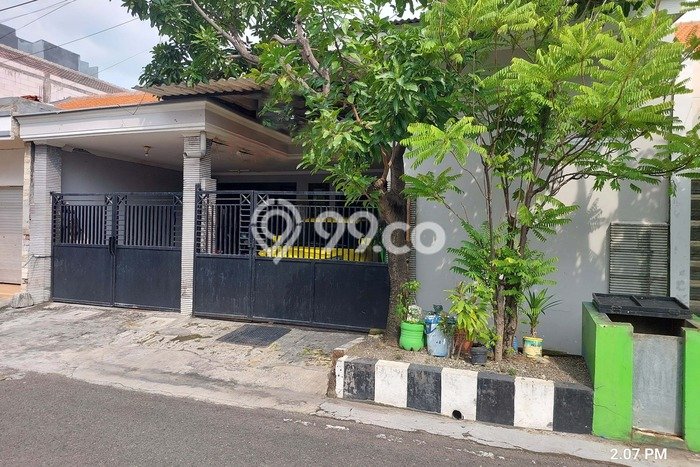 Siap Huni Rumah Mewah 5 Kamar di Rungkut Dekat ke Mana Pun Siap Huni Rumah Mewah 5 Kamar di Rungkut Dekat ke Mana Pun