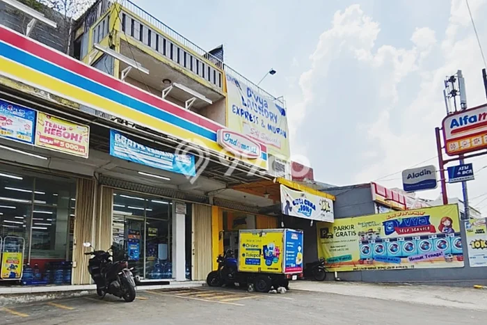 Komersial Bagus Dijual LB 100m2 Lokasi Strategis Jakarta Selatan Area Cocok untuk Berbisnis Komersial Bagus Dijual LB 100m2 Lokasi Strategis Jakarta Selatan Area Cocok untuk Berbisnis