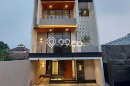 Hunian Elit LB 310m2 Siap Pakai Desain Elegan di Ampera, Jakarta Selatan Hunian Elit LB 310m2 Siap Pakai Desain Elegan di Ampera, Jakarta Selatan