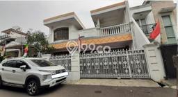 Siap Huni Rumah Mewah 5 Kamar di Tebet Dekat ke Mana Saja Siap Huni Rumah Mewah 5 Kamar di Tebet Dekat ke Mana Saja
