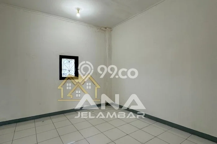 Disewakan! Rumah 2 Kamar Tidur &
2 Kamar Mandi di Jelambar, Jakarta Barat Disewakan! Rumah 2 Kamar Tidur &
2 Kamar Mandi di Jelambar, Jakarta Barat