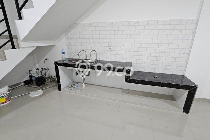 Disewakan! Rumah 2 Kamar Tidur &
3 Kamar Mandi di Jelambar, Jakarta Barat Disewakan! Rumah 2 Kamar Tidur &
3 Kamar Mandi di Jelambar, Jakarta Barat