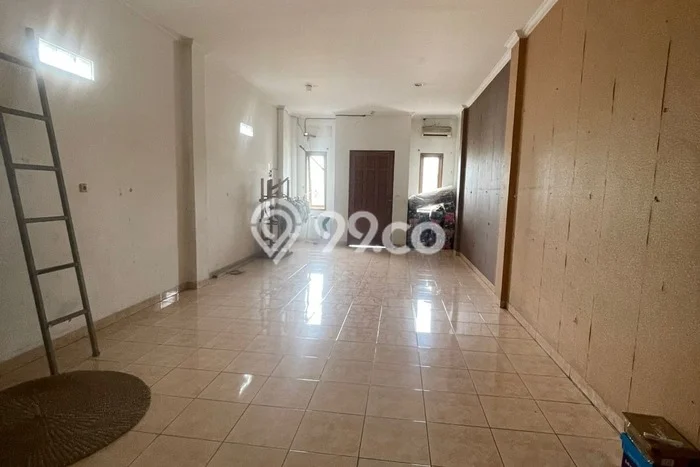 Disewakan! Rumah 2 Kamar Tidur &
3 Kamar Mandi di Jelambar, Jakarta Barat Disewakan! Rumah 2 Kamar Tidur &
3 Kamar Mandi di Jelambar, Jakarta Barat