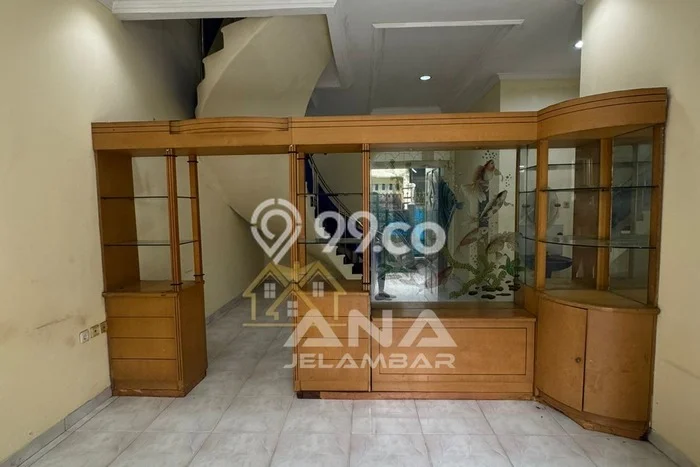 Jarang Ada! Rumah Kontrakan 6 Kamar Nyaman Siap Huni Jelambar Jarang Ada! Rumah Kontrakan 6 Kamar Nyaman Siap Huni Jelambar