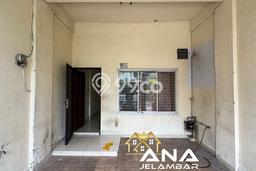 Disewakan! Rumah 2 Kamar Tidur &
2 Kamar Mandi di Jelambar, Jakarta Barat Disewakan! Rumah 2 Kamar Tidur &
2 Kamar Mandi di Jelambar, Jakarta Barat