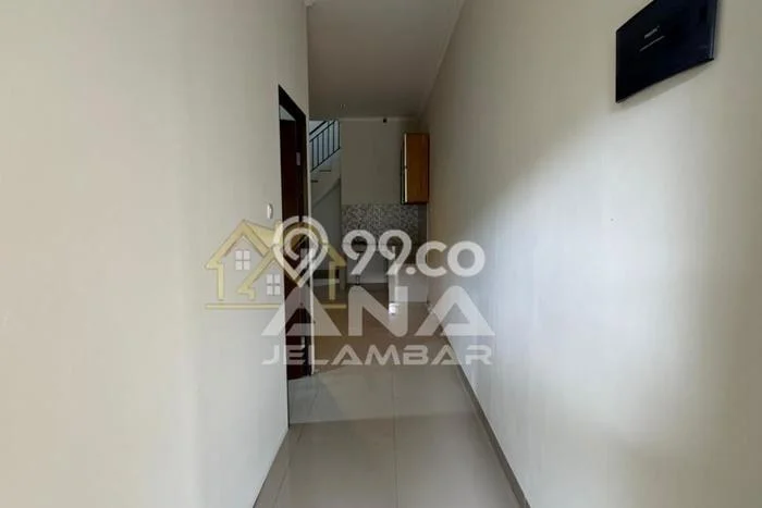 Rumah sewa siap pakai 4 KT di Jelambar, Jakarta Barat Rumah sewa siap pakai 4 KT di Jelambar, Jakarta Barat