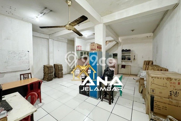 Dijual! Gudang di Jelambar Jakarta Barat LT 190m2 / LB 450m2 Kawasan Strategis Dijual! Gudang di Jelambar Jakarta Barat LT 190m2 / LB 450m2 Kawasan Strategis