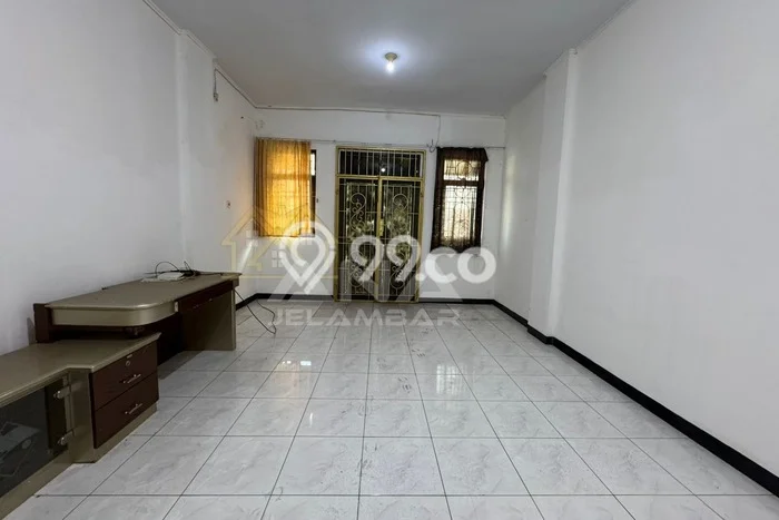 Disewakan Ruko di Kawasan Ramai Jelambar Luas 183m2 Disewakan Ruko di Kawasan Ramai Jelambar Luas 183m2