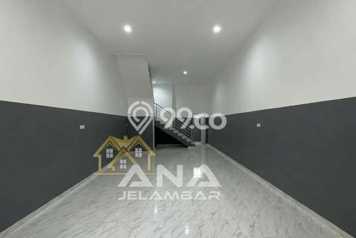 Ruko untuk Disewa di Pusat Jakarta Barat Luas Bangunan 100m2 Ruko untuk Disewa di Pusat Jakarta Barat Luas Bangunan 100m2