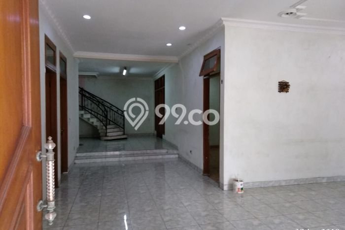 Ready to Use! Luxury House LT 165m2 Desain Elegan di Duta Garden Ready to Use! Luxury House LT 165m2 Desain Elegan di Duta Garden