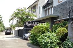 Disewakan! Rumah 4 Kamar Tidur &
3 Kamar Mandi di Lebak Bulus, Jakarta Selatan Disewakan! Rumah 4 Kamar Tidur &
3 Kamar Mandi di Lebak Bulus, Jakarta Selatan
