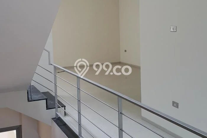 Disewakan! Rumah 4 Kamar Tidur &
4 Kamar Mandi di Pantai Indah Kapuk, Jakarta Utara Disewakan! Rumah 4 Kamar Tidur &
4 Kamar Mandi di Pantai Indah Kapuk, Jakarta Utara