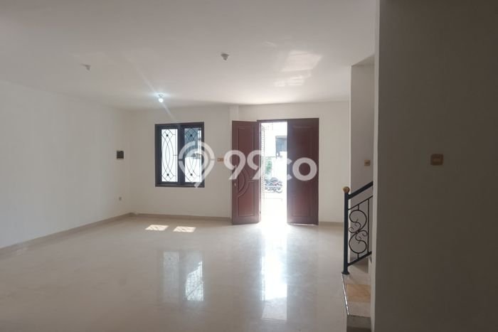 Rumah Elit LB 200m2 Siap Pakai Desain Elegan di Cengkareng Barat, Jakarta Barat Rumah Elit LB 200m2 Siap Pakai Desain Elegan di Cengkareng Barat, Jakarta Barat