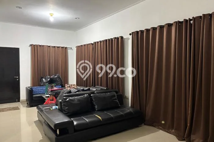 Disewakan! Rumah 4 Kamar Tidur &
5 Kamar Mandi di Jakarta Garden City, Jakarta Timur Disewakan! Rumah 4 Kamar Tidur &
5 Kamar Mandi di Jakarta Garden City, Jakarta Timur