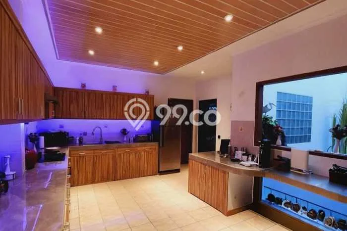 UNIT SPESIAL! Rumah di Pakuwon Indah, 6 KT, Akses Fasilitas, LT 636m2m² LB 750m2m² UNIT SPESIAL! Rumah di Pakuwon Indah, 6 KT, Akses Fasilitas, LT 636m2m² LB 750m2m²