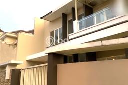 DIJUAL CEPAT! Rumah di , Surabaya, LT 310m2m² LB 425m2m² HARGA NEGO! DIJUAL CEPAT! Rumah di , Surabaya, LT 310m2m² LB 425m2m² HARGA NEGO!