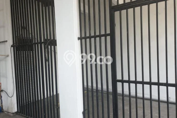 UNIT SPESIAL! Rumah area Semolowaru, 2 KM, Dekat Fasilitas, Luas 200m2m² Bangunan 250m2m² UNIT SPESIAL! Rumah area Semolowaru, 2 KM, Dekat Fasilitas, Luas 200m2m² Bangunan 250m2m²