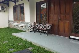 Rumah Elit Modern Tanpa Renovasi di Medokan Ayu Surabaya Rumah Elit Modern Tanpa Renovasi di Medokan Ayu Surabaya