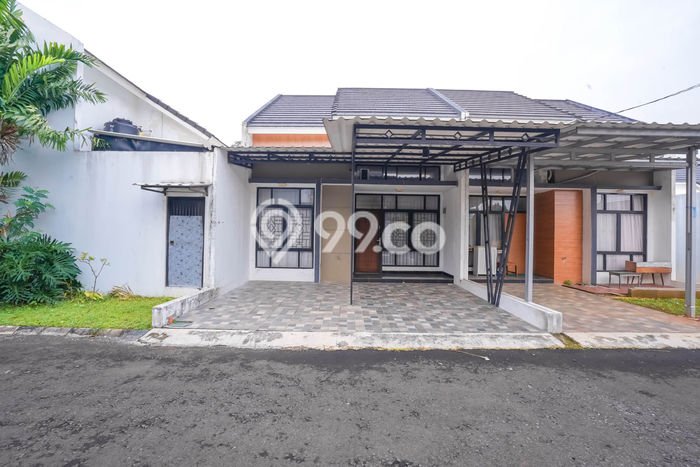 Jual Rumah Strategis Bagus Punya 2 KT di Sawangan Depok SHM Jual Rumah Strategis Bagus Punya 2 KT di Sawangan Depok SHM