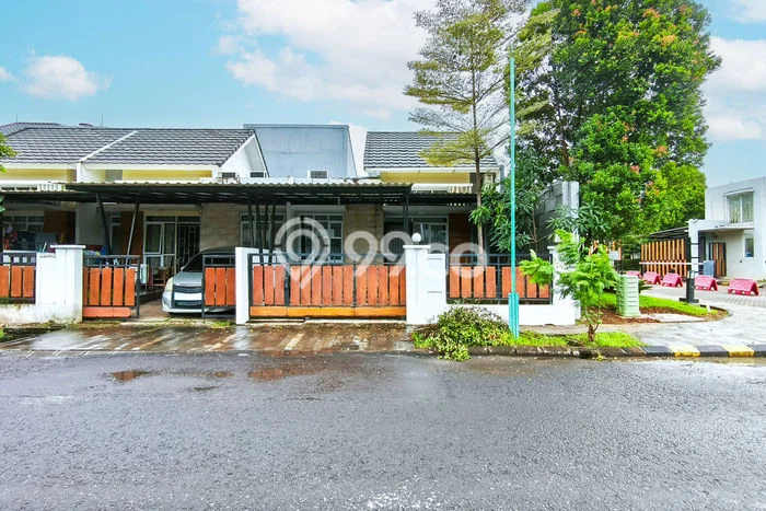 Jual Rumah Eksklusif 2 KT di Kota Wisata, Bogor Jual Rumah Eksklusif 2 KT di Kota Wisata, Bogor