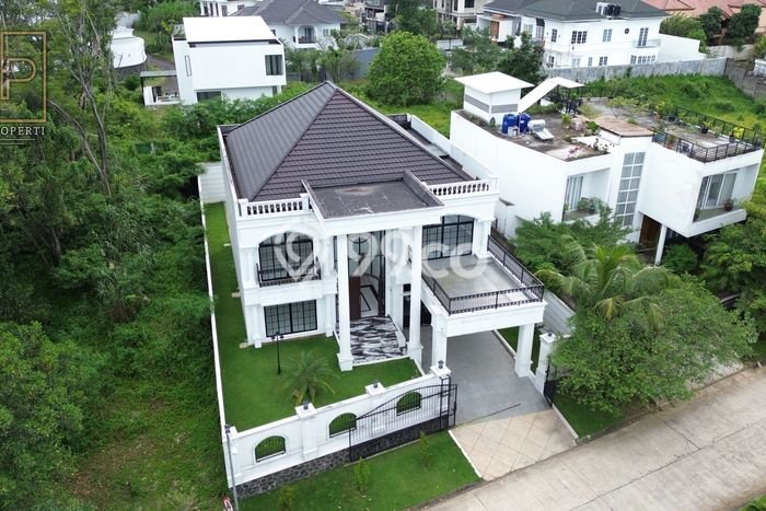 Jual Rumah Luas Elegan Dengan View Cantik di Sentul City, Bogor Jual Rumah Luas Elegan Dengan View Cantik di Sentul City, Bogor