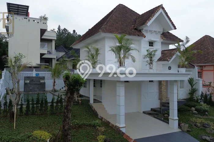 Ready to Use! Luxury House LT 333m2 Desain Modern di Sentul City Ready to Use! Luxury House LT 333m2 Desain Modern di Sentul City