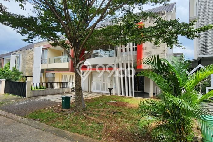 For Sale! Luxury House LT 393m2 Desain Elegan di Sentul City For Sale! Luxury House LT 393m2 Desain Elegan di Sentul City