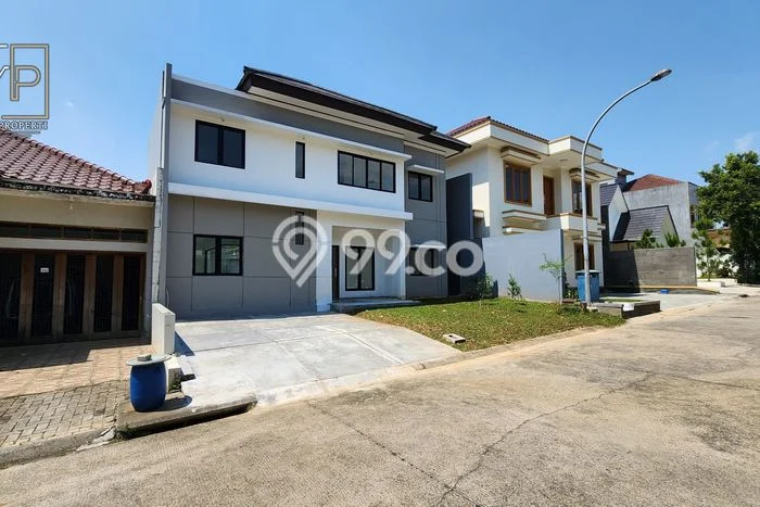 For Sale! Luxury House LT 277m2 Desain Modern di Sentul City For Sale! Luxury House LT 277m2 Desain Modern di Sentul City
