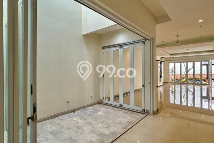 Hunian Modern dengan LT 400m2 & LB 403m2 Dikontrakkan di Pejaten Hunian Modern dengan LT 400m2 & LB 403m2 Dikontrakkan di Pejaten