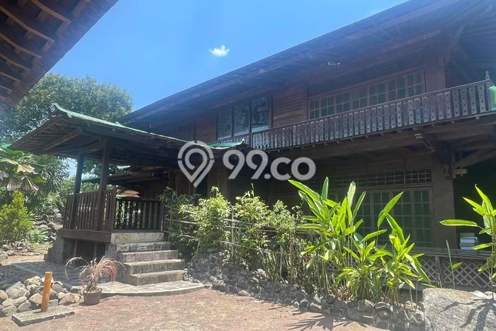 Ready to Use! Premium House LT 840m2 Desain Elegan di Cibubur Ready to Use! Premium House LT 840m2 Desain Elegan di Cibubur