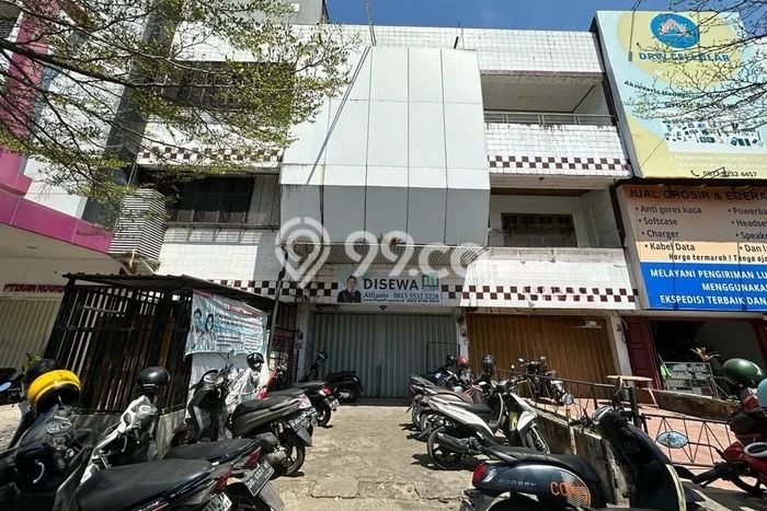 Ruko bagus disewakan di Panakkukang Makassar dengan LB 300m2 harga sewa terbaik Ruko bagus disewakan di Panakkukang Makassar dengan LB 300m2 harga sewa terbaik