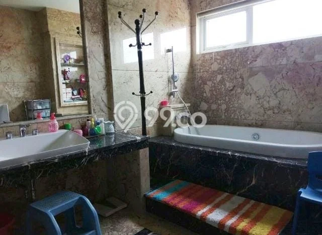 Best Deal Hunian Mewah Ideal dan Luas di Kramat Jati, Jakarta Timur Best Deal Hunian Mewah Ideal dan Luas di Kramat Jati, Jakarta Timur