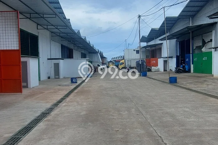 Gudang Disewakan di Area Ramai Cengkareng, Jakarta Barat Gudang Disewakan di Area Ramai Cengkareng, Jakarta Barat