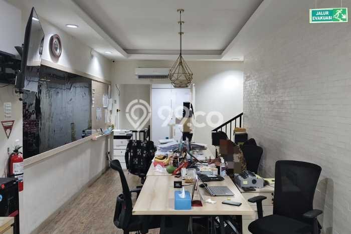 LOKASI PREMIUM! Ruko di , Luas 236m2m², Jalan Strategis LOKASI PREMIUM! Ruko di , Luas 236m2m², Jalan Strategis