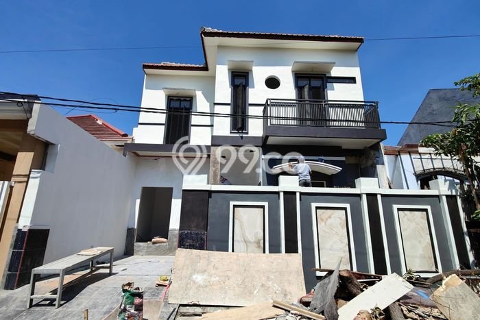 Jual Rumah Strategis Bagus Punya 4 KT di Waru Sidoarjo SHM Jual Rumah Strategis Bagus Punya 4 KT di Waru Sidoarjo SHM