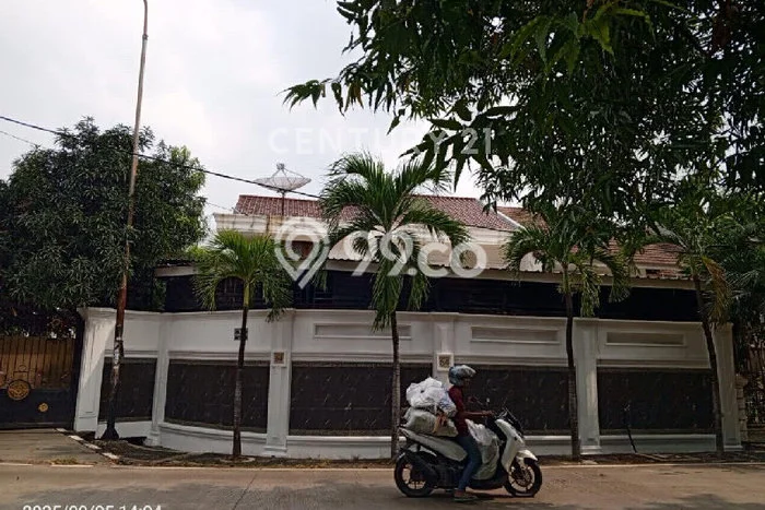 Jual Rumah Mewah Elegan Dengan View Cantik di Pulomas, Jakarta Timur Jual Rumah Mewah Elegan Dengan View Cantik di Pulomas, Jakarta Timur