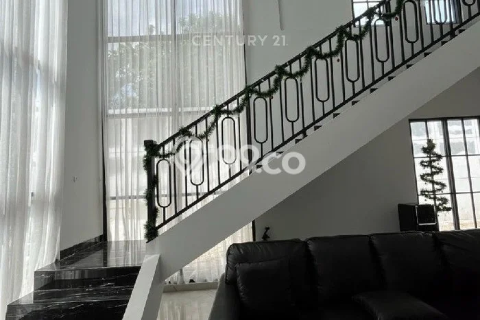 Siap Huni Hunian Elit 4 Kamar di Kelapa Gading Dekat ke Mana Pun Siap Huni Hunian Elit 4 Kamar di Kelapa Gading Dekat ke Mana Pun
