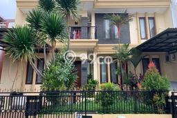 Ready to Use! Luxury House LT 255m2 Desain Elegan di Cibubur Ready to Use! Luxury House LT 255m2 Desain Elegan di Cibubur