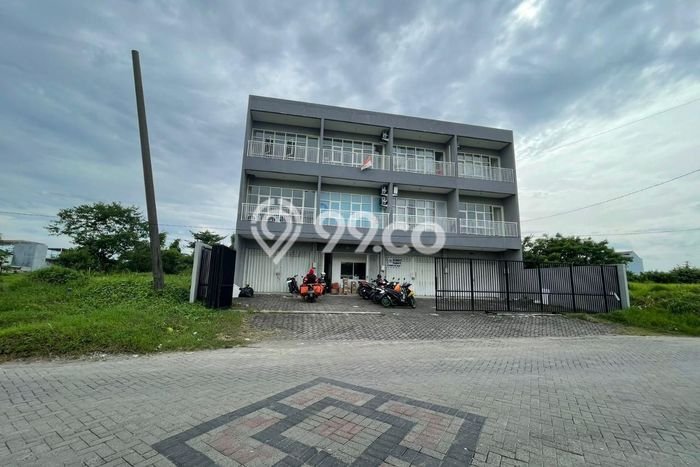 Ruko Dijual di Prime Area Surabaya Luas 250m2 Ruko Dijual di Prime Area Surabaya Luas 250m2